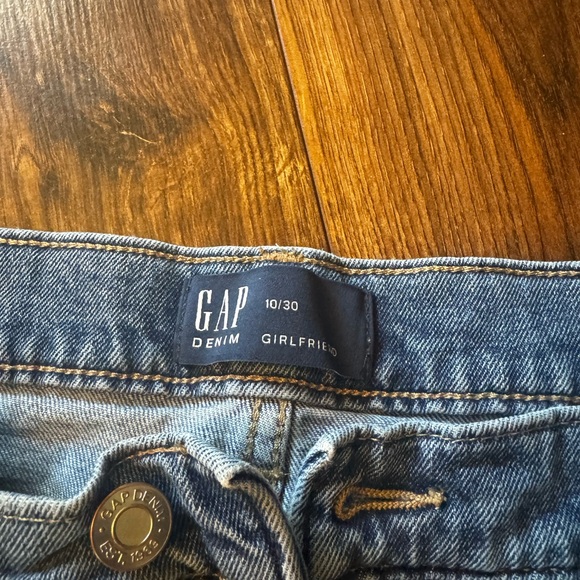 Gap jeans Girlfriend fit size 10 - Picture 2 of 4